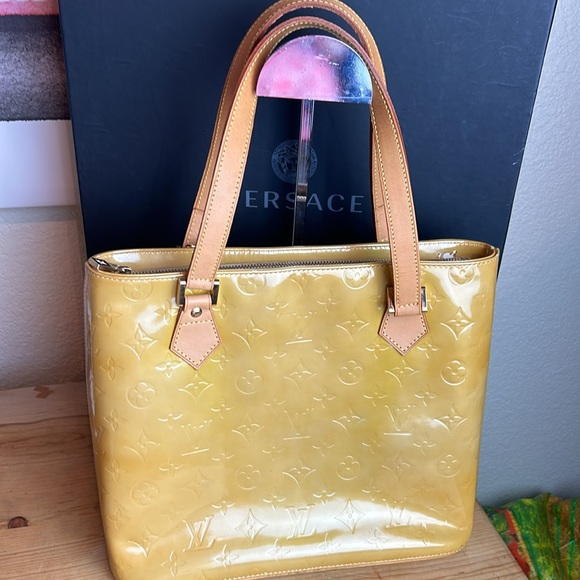 Louis Vuitton Houston Tote Lime Yellow Leather Monogram Vernis - Picture 2 of 14